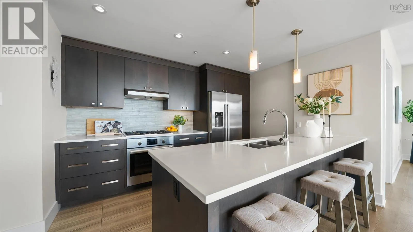 303 67 Kings Wharf Place