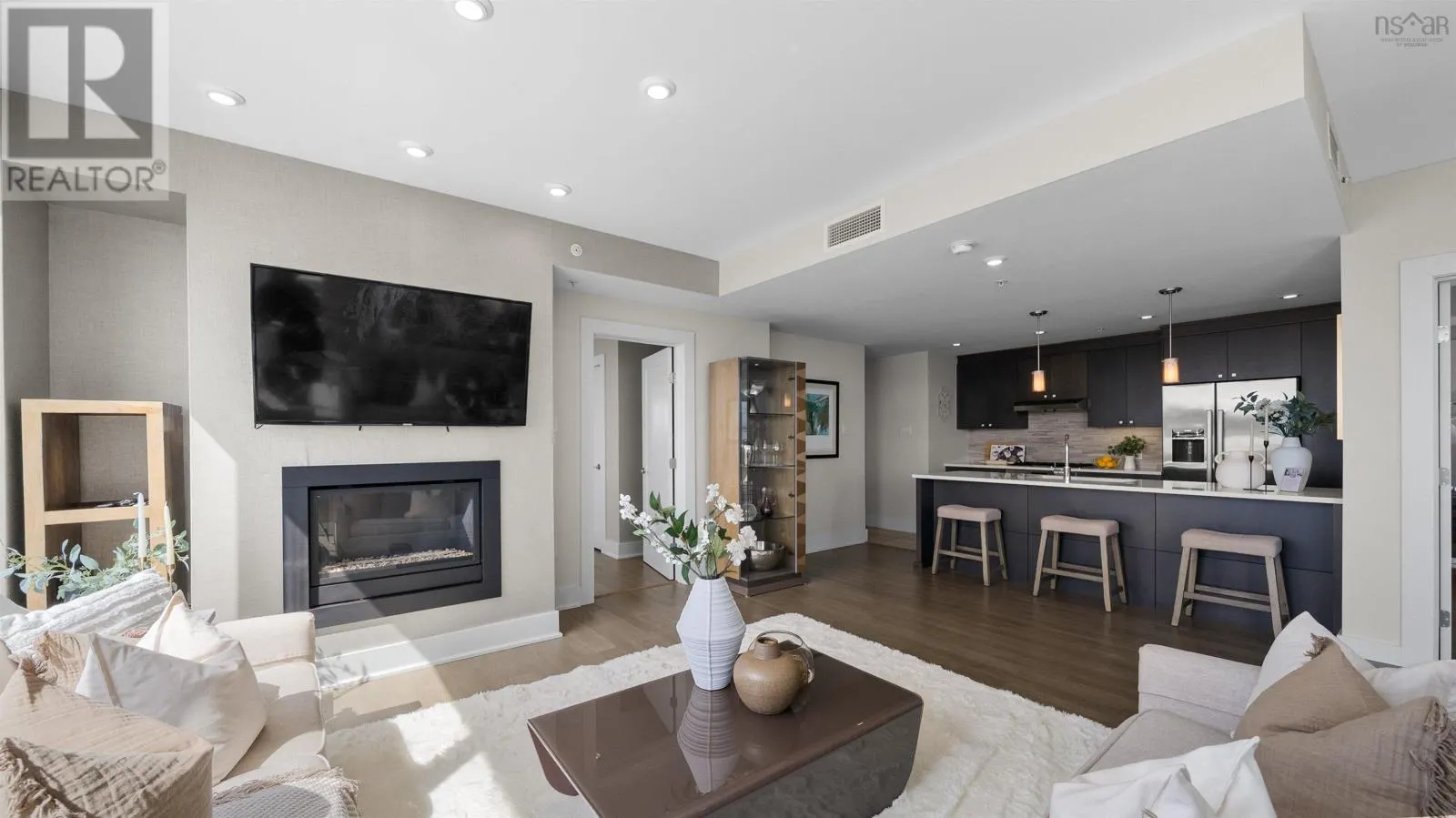 303 67 Kings Wharf Place