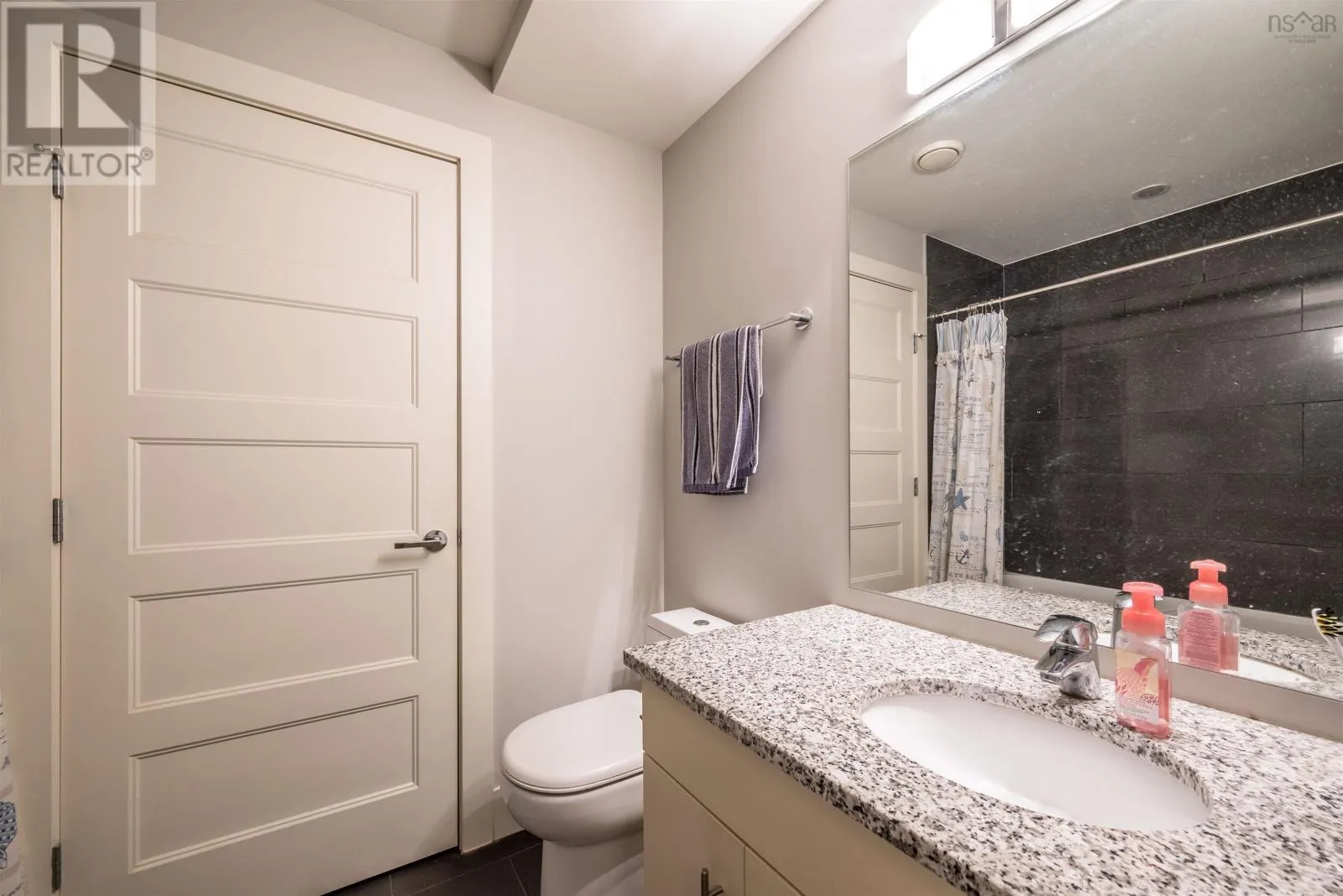 304 15 Kings Wharf Place