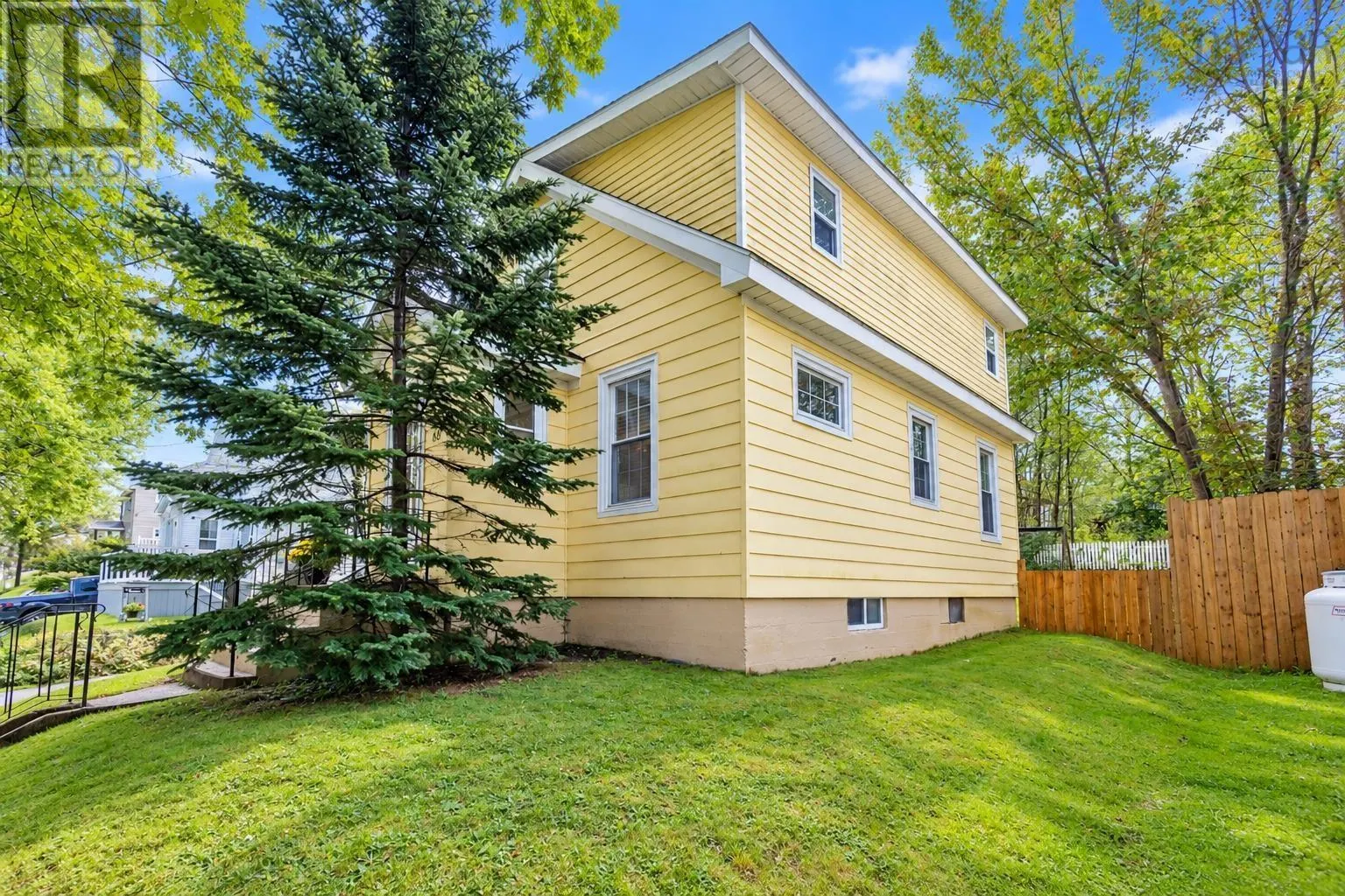 48 Champlain Avenue