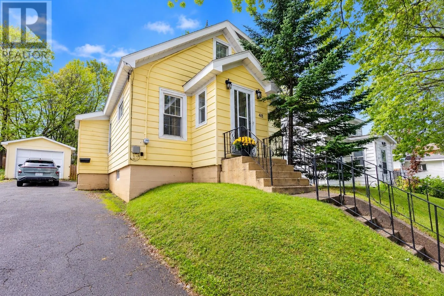48 Champlain Avenue