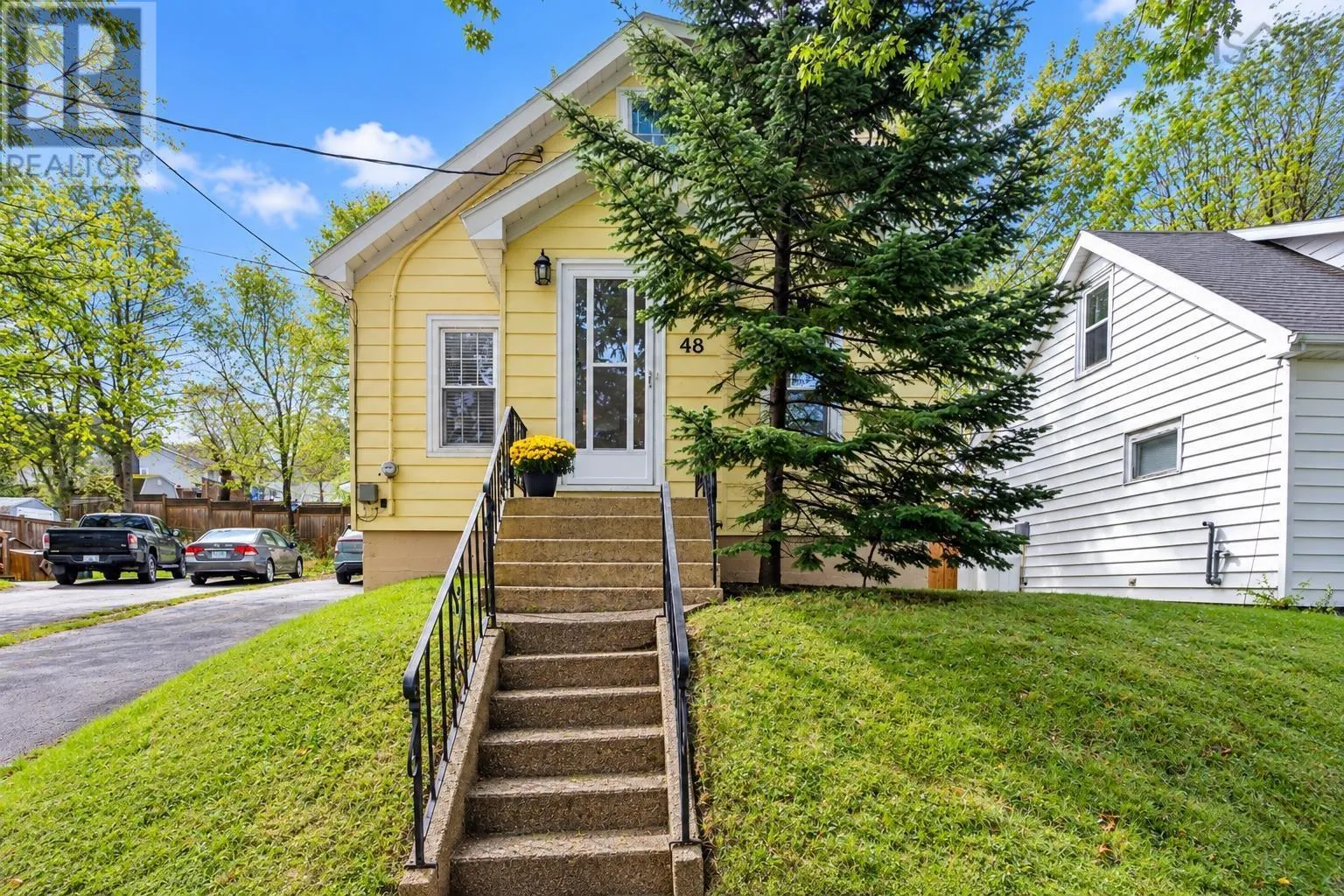 48 Champlain Avenue