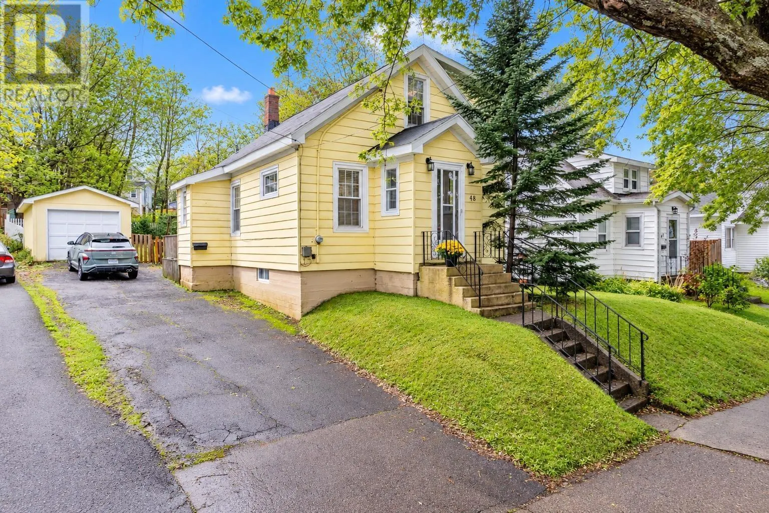 48 Champlain Avenue