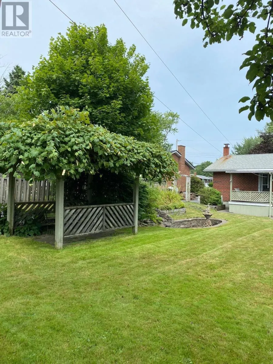 8 Muriel Avenue