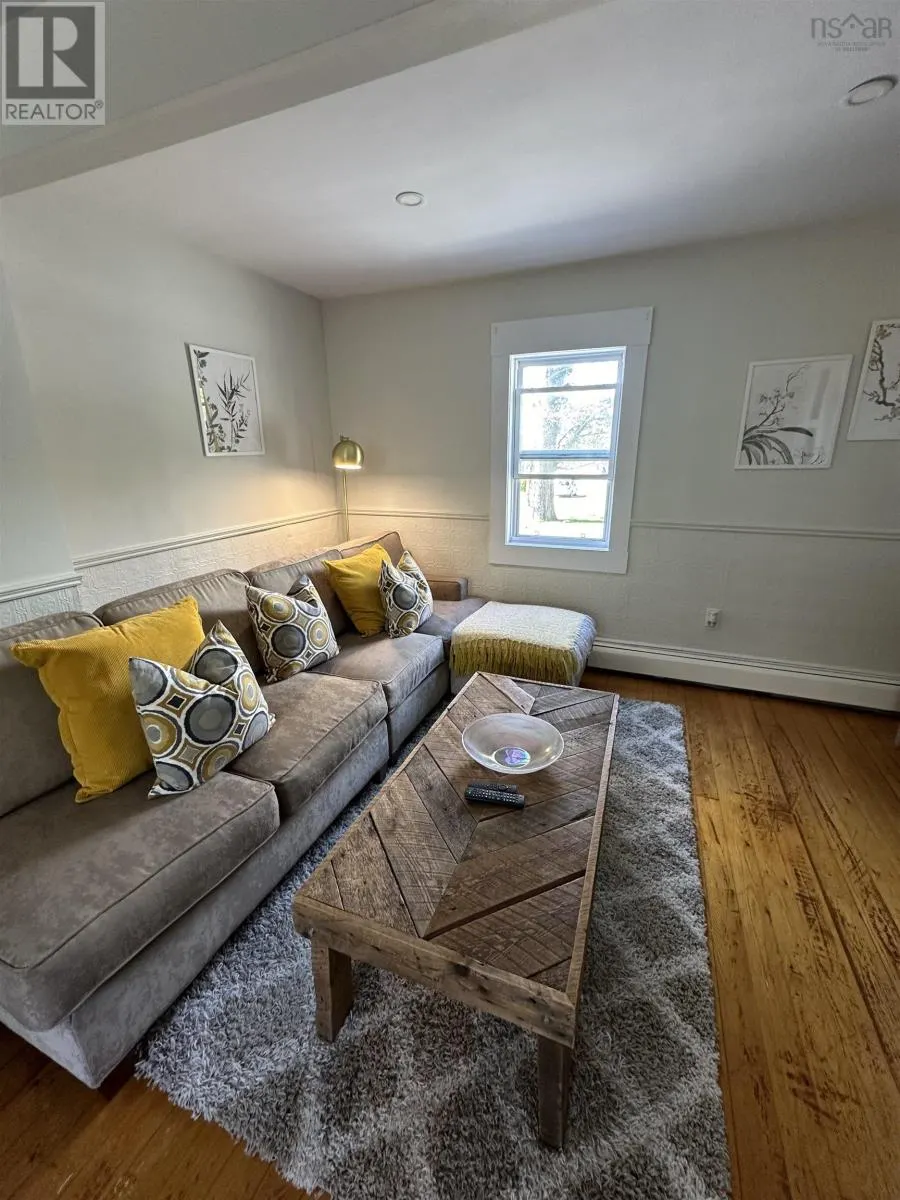 6022/6024 Lady Hammond Road