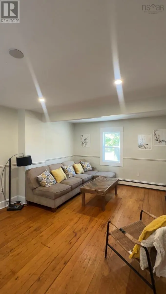 6022/6024 Lady Hammond Road