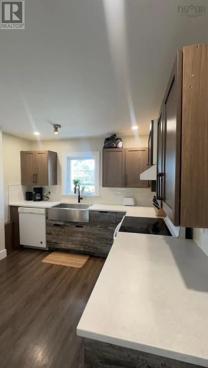 6022/6024 Lady Hammond Road