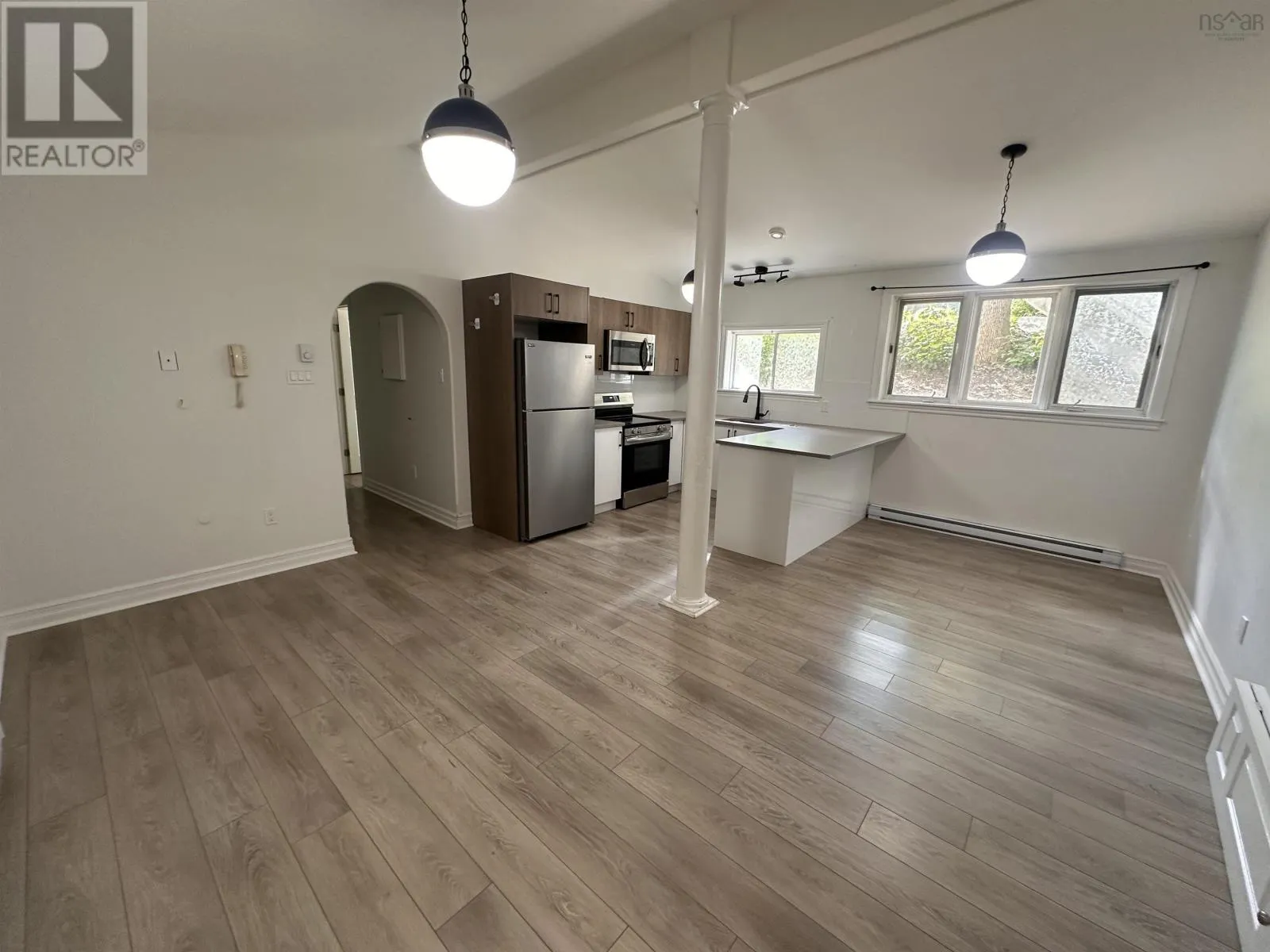 11 Churchill Street|98 Dufferin Street