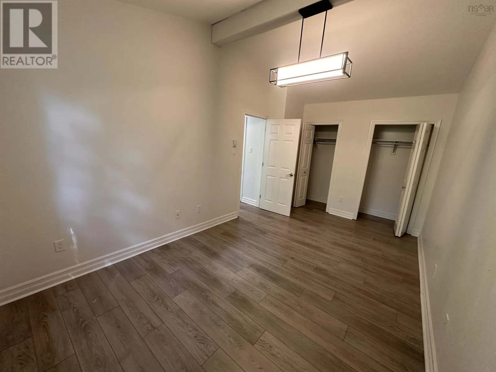 11 Churchill Street|98 Dufferin Street