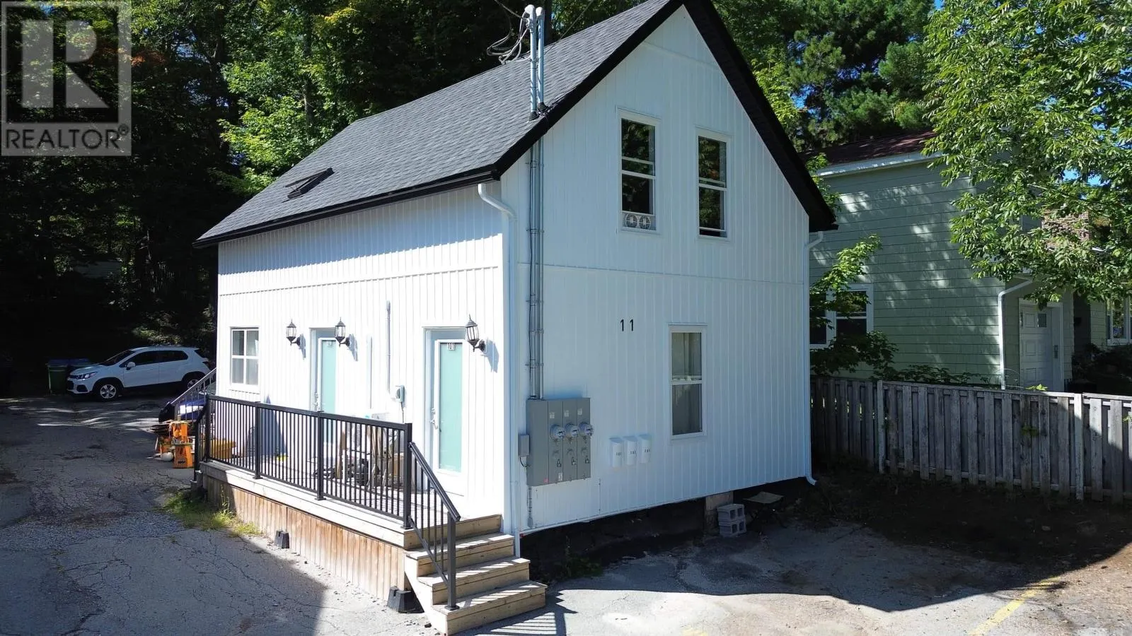 11 Churchill Street|98 Dufferin Street