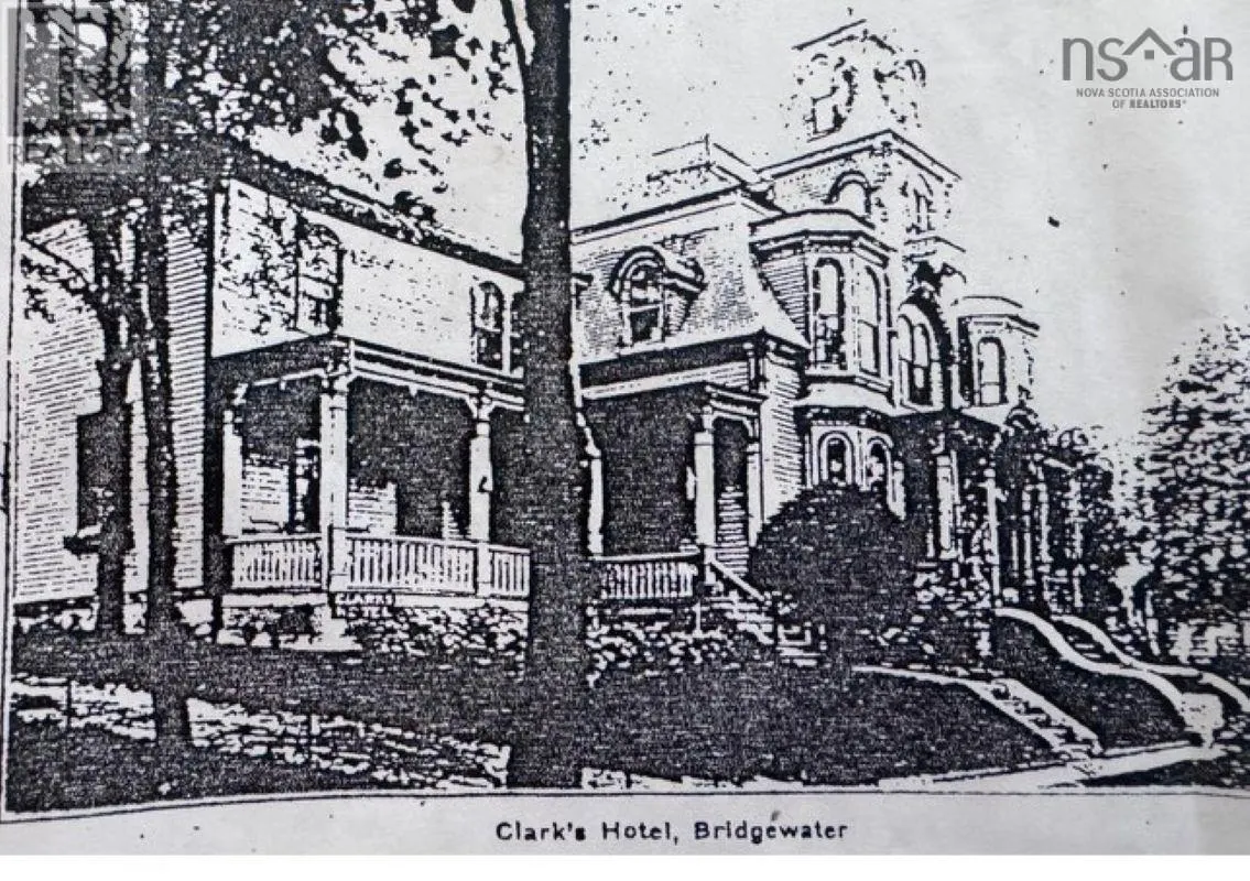 24 QUEEN Street