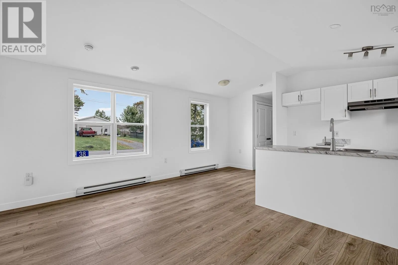 38 Pleasant Hill