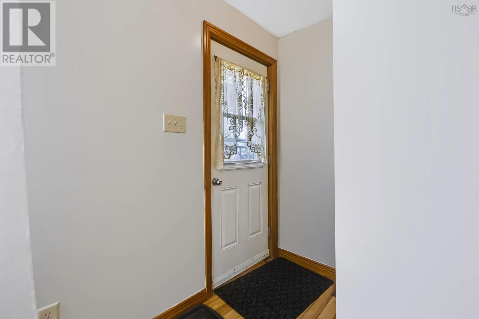 17 East Pleasant Street
