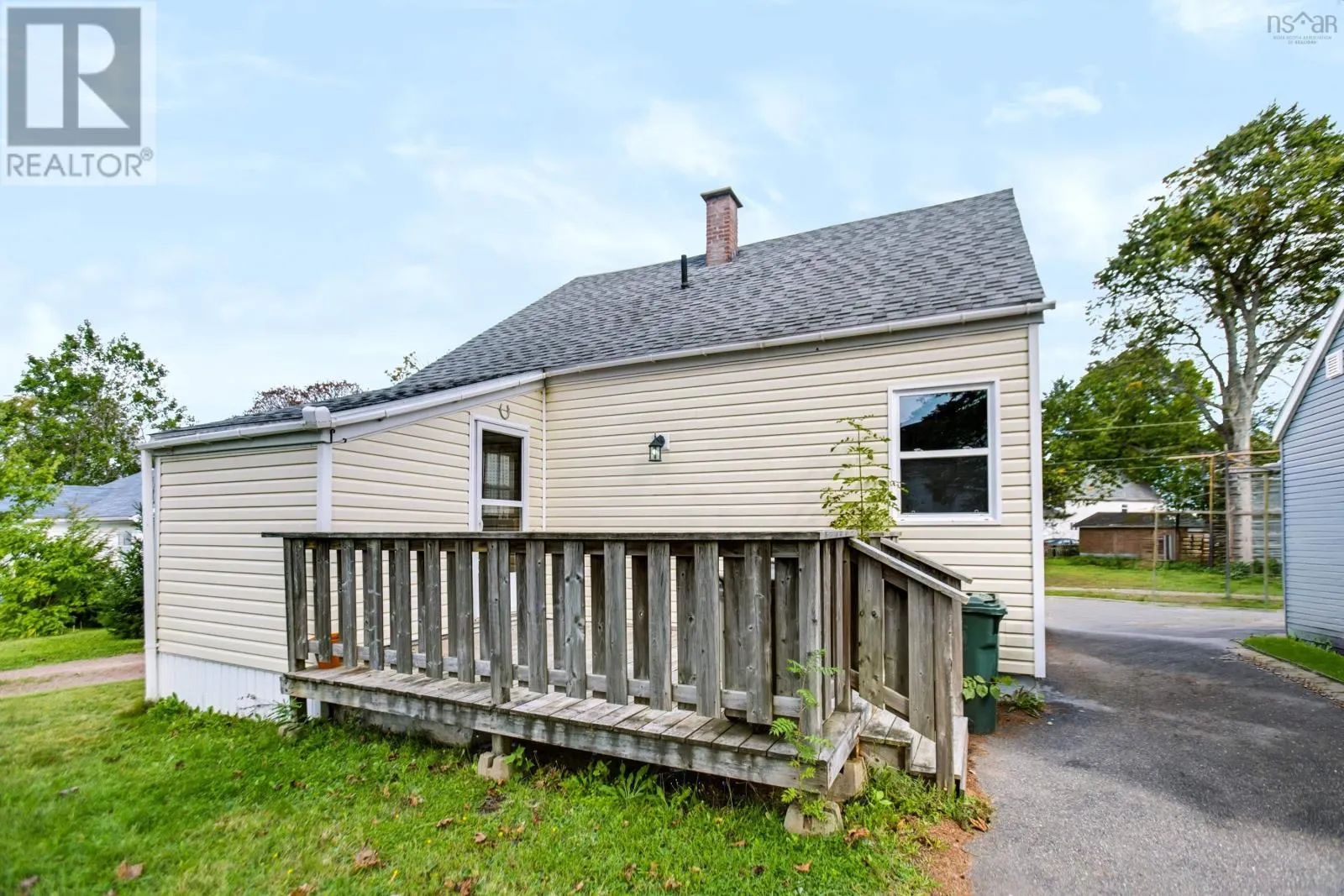 17 East Pleasant Street