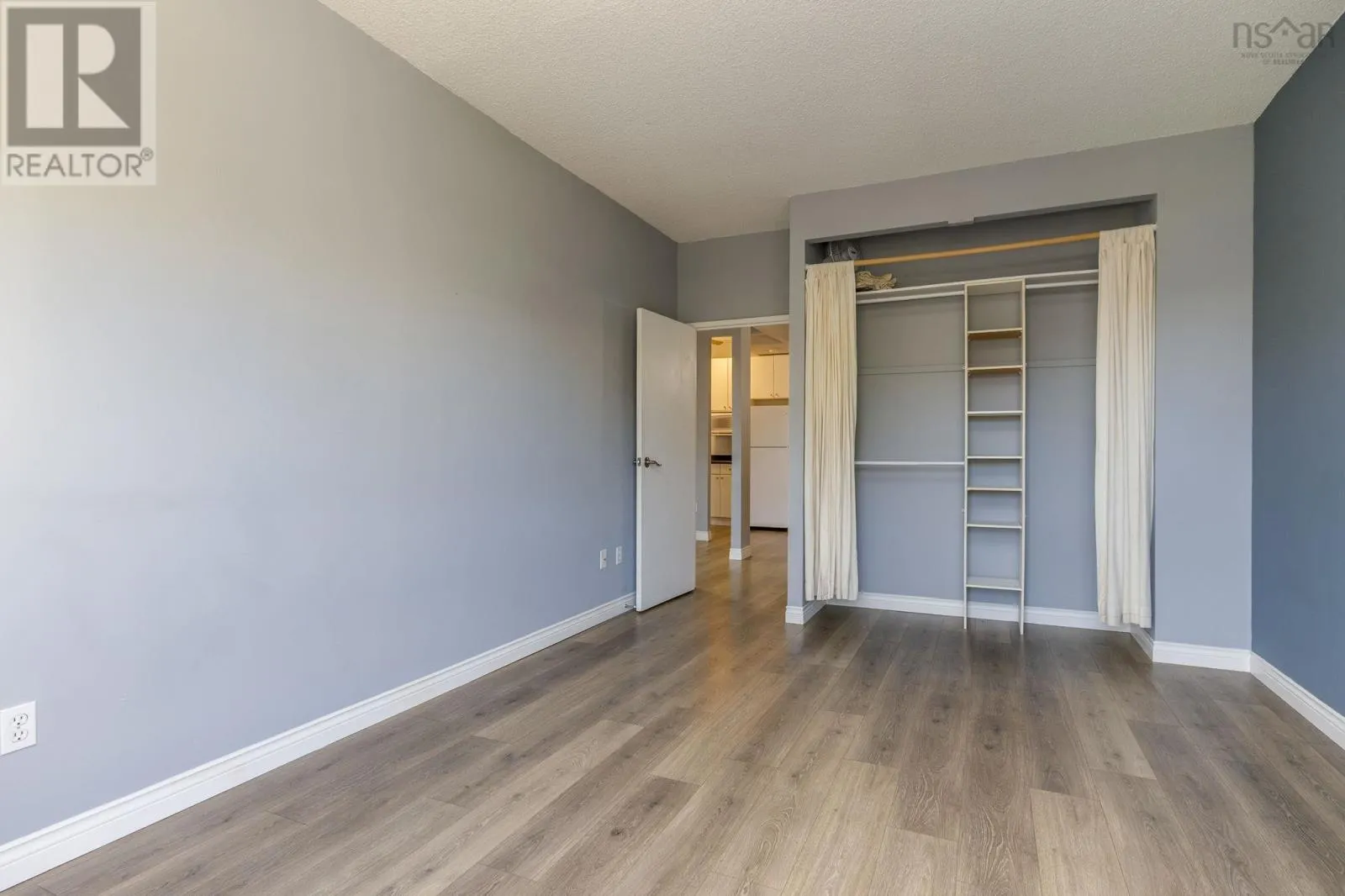 304 6369 Coburg Road