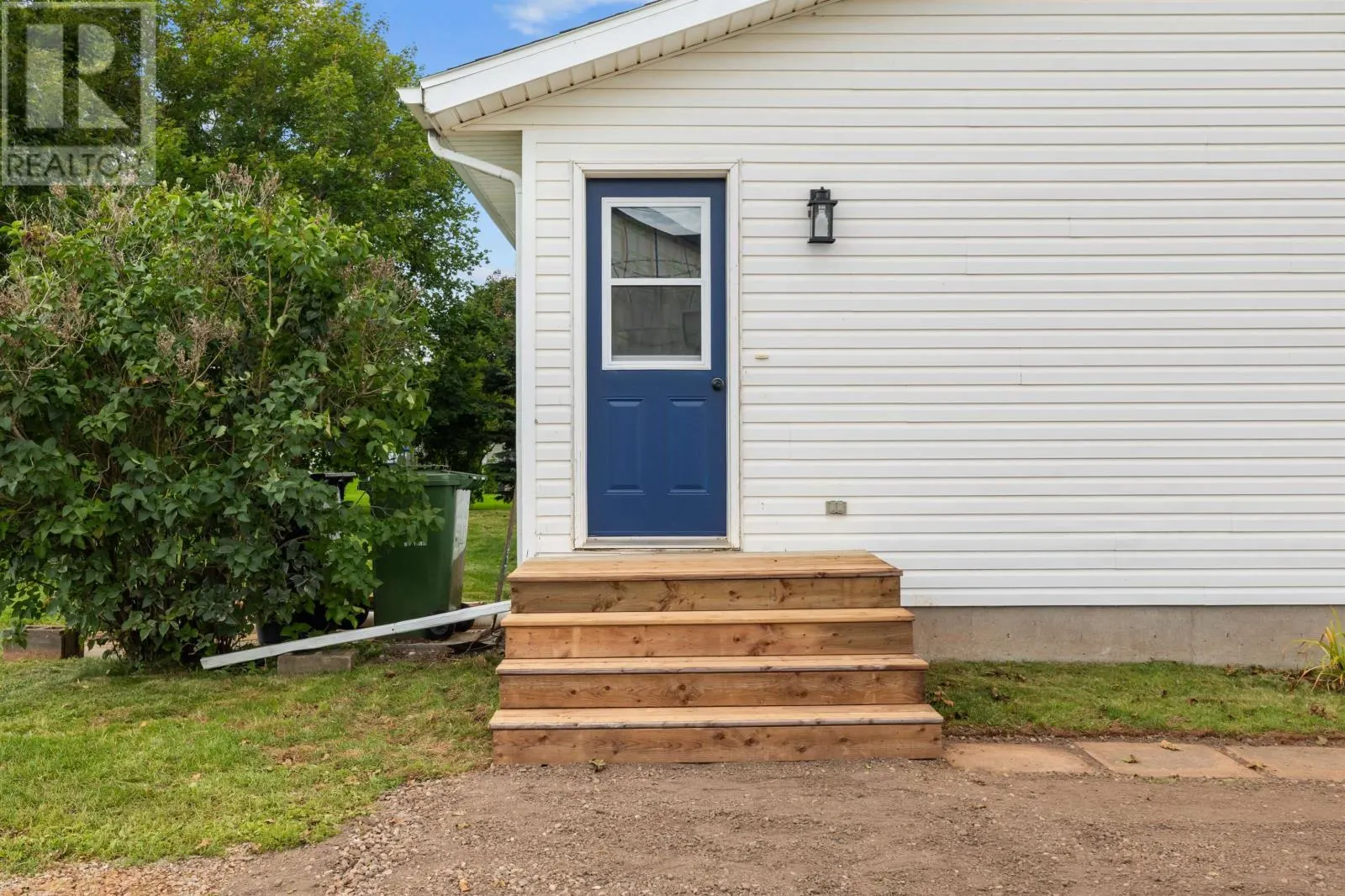 16 Kingston Road