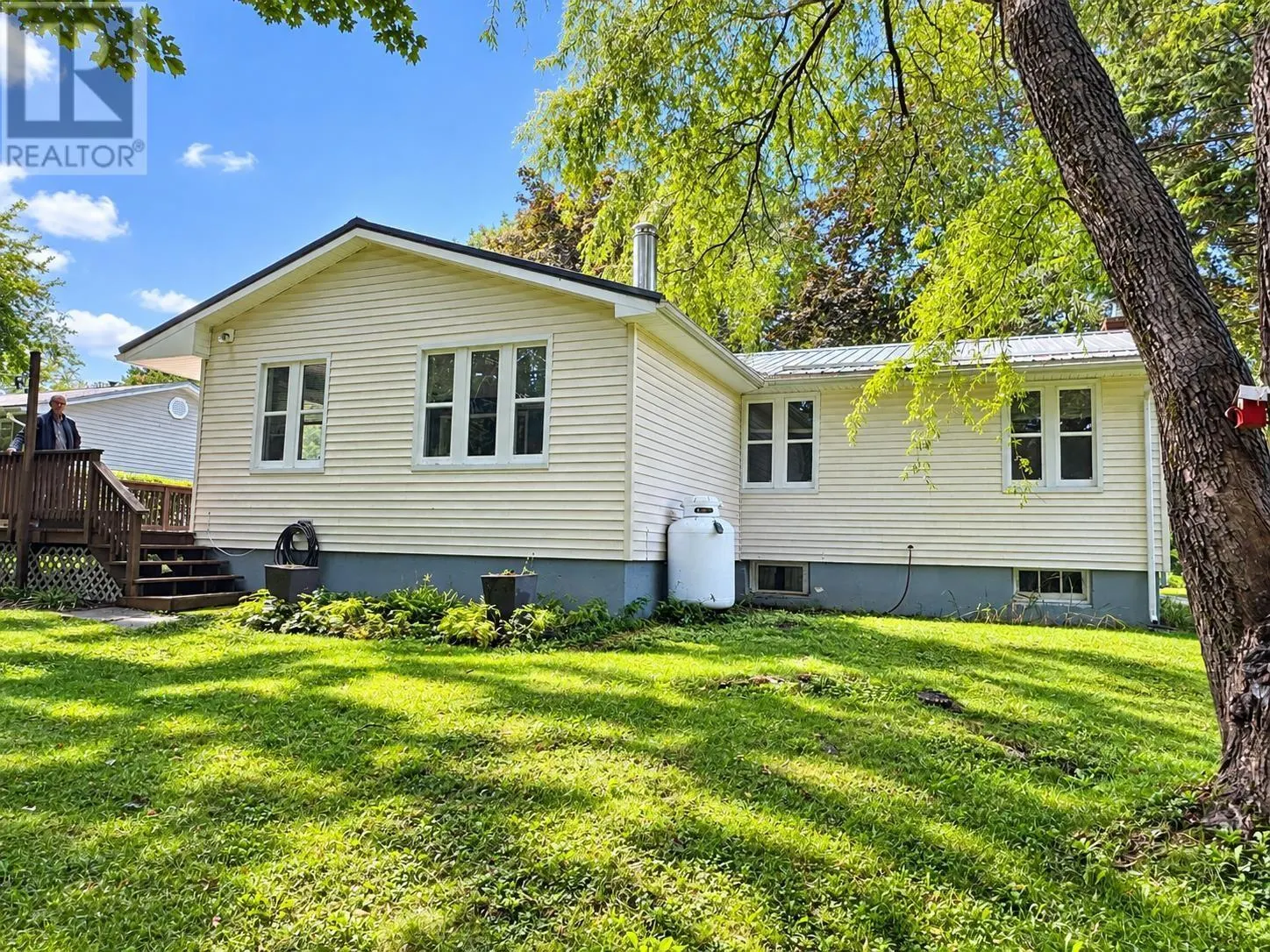 27 Smith Avenue