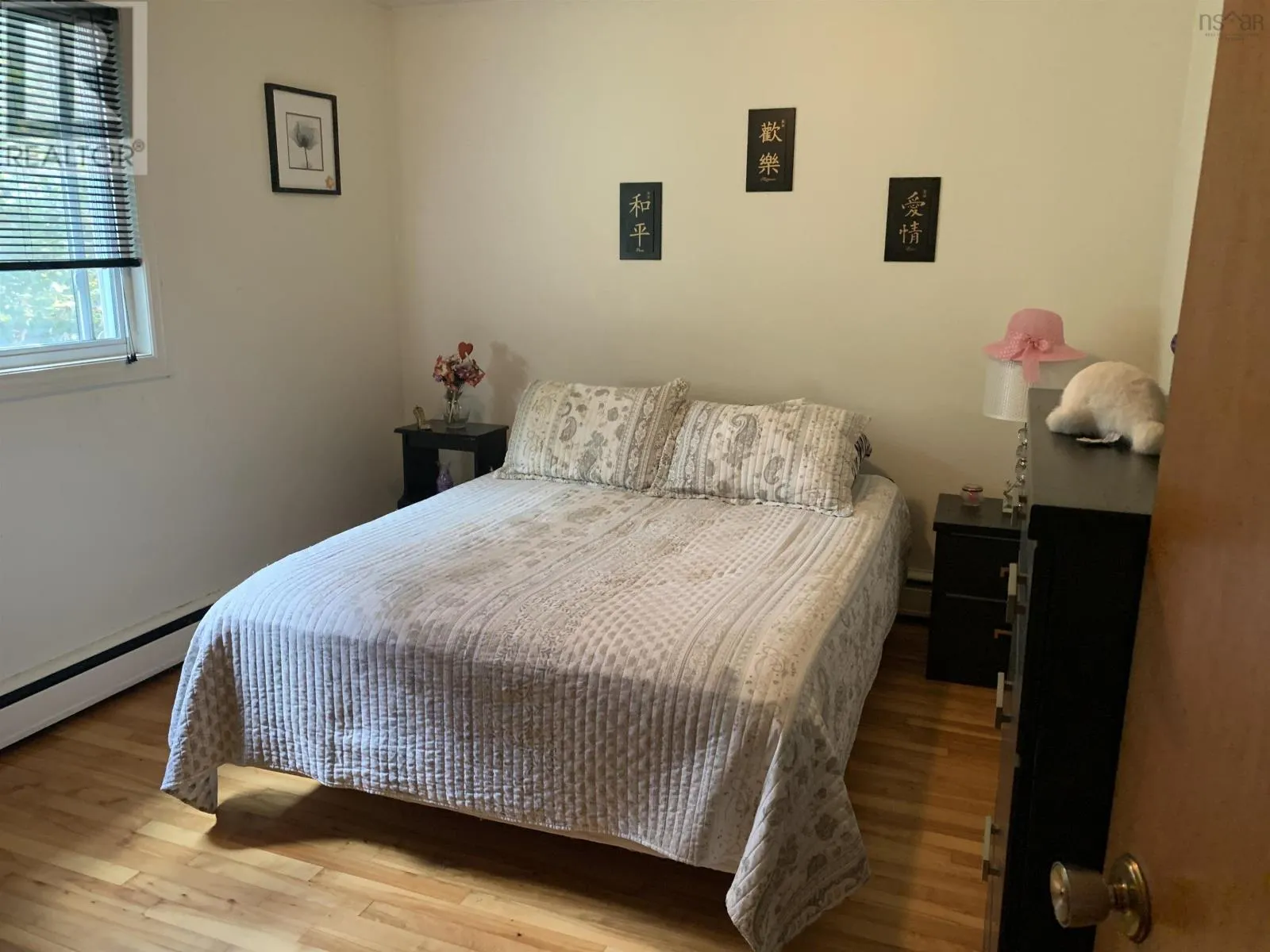 6 Randall Avenue