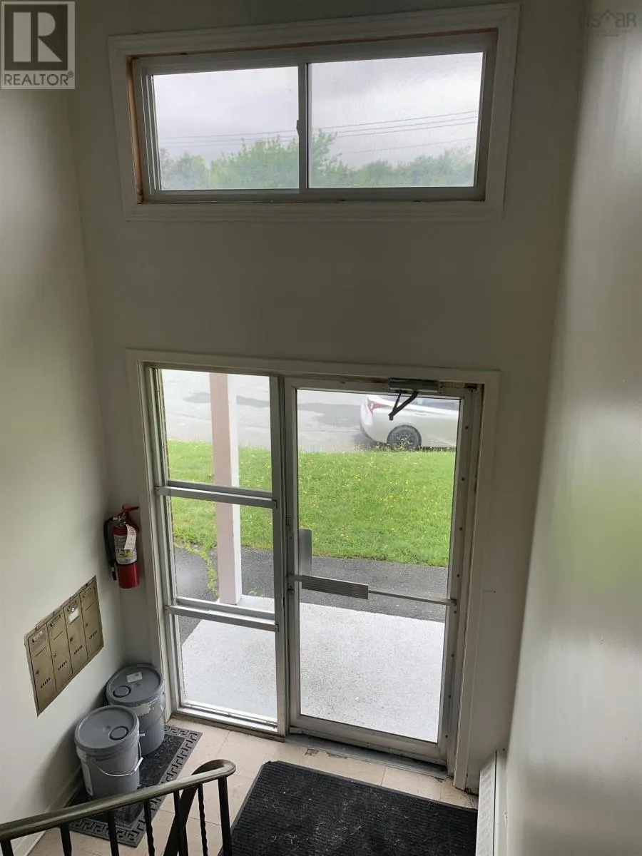 6 Randall Avenue