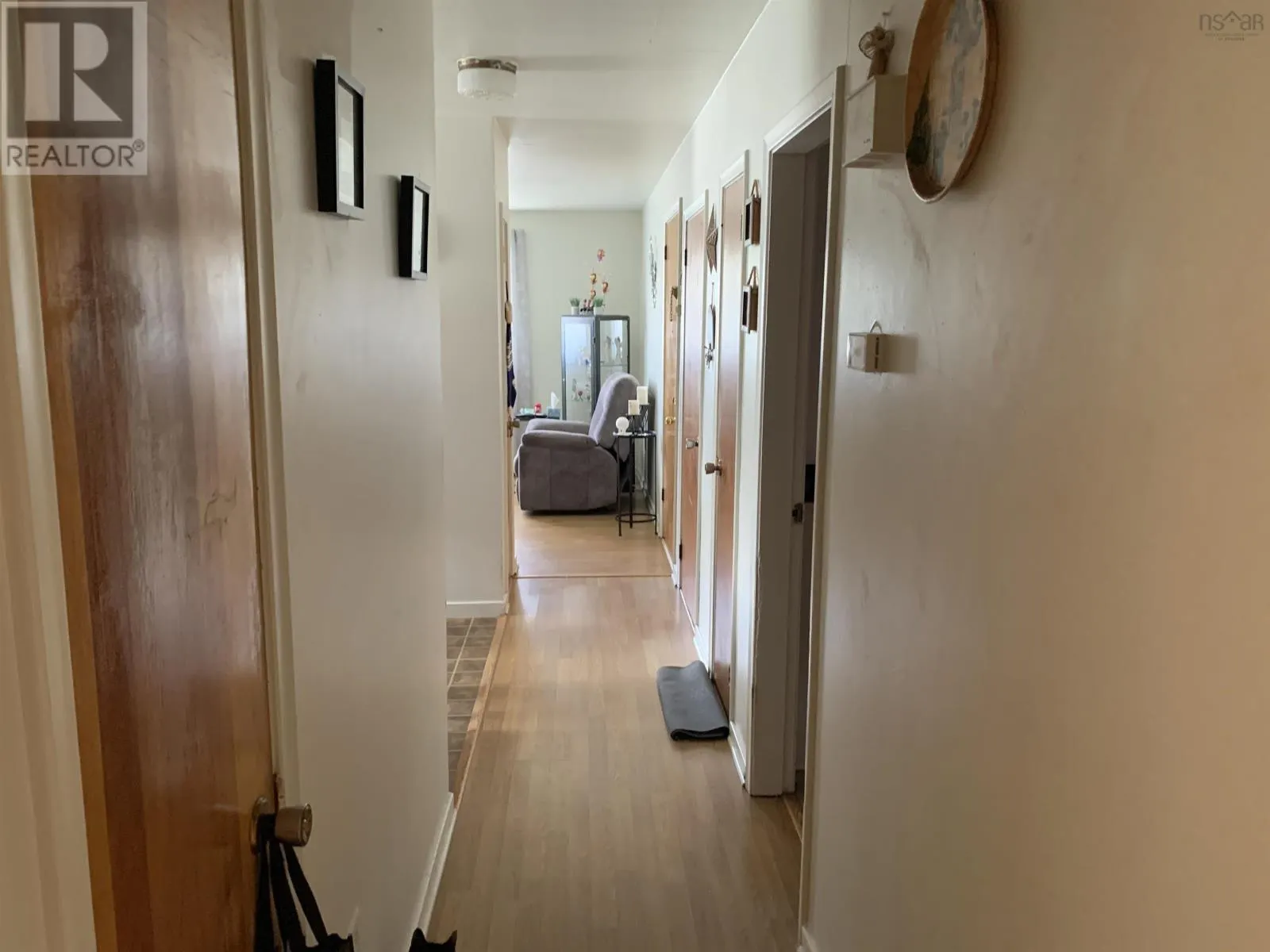 6 Randall Avenue