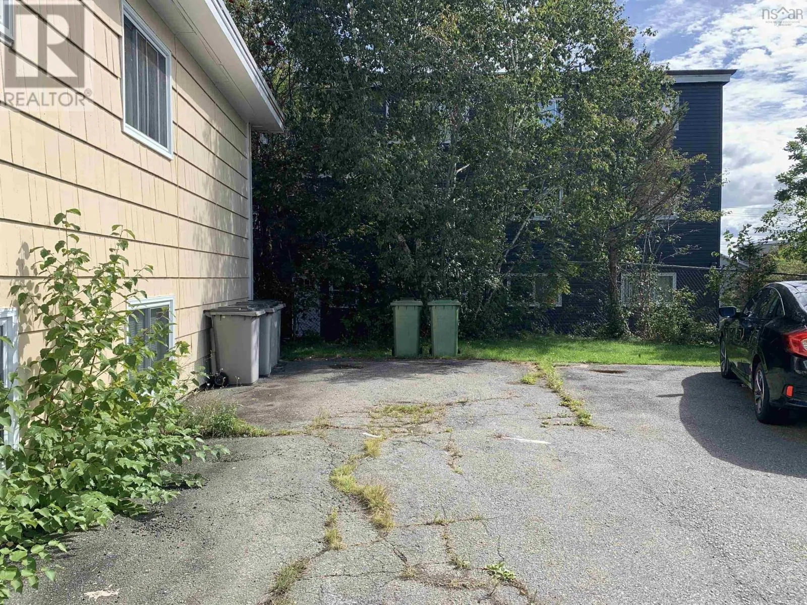 6 Randall Avenue