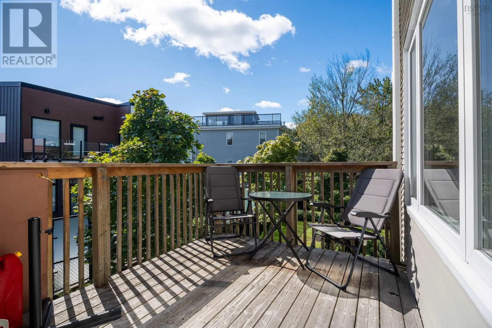 1 18 A Pioneer Avenue