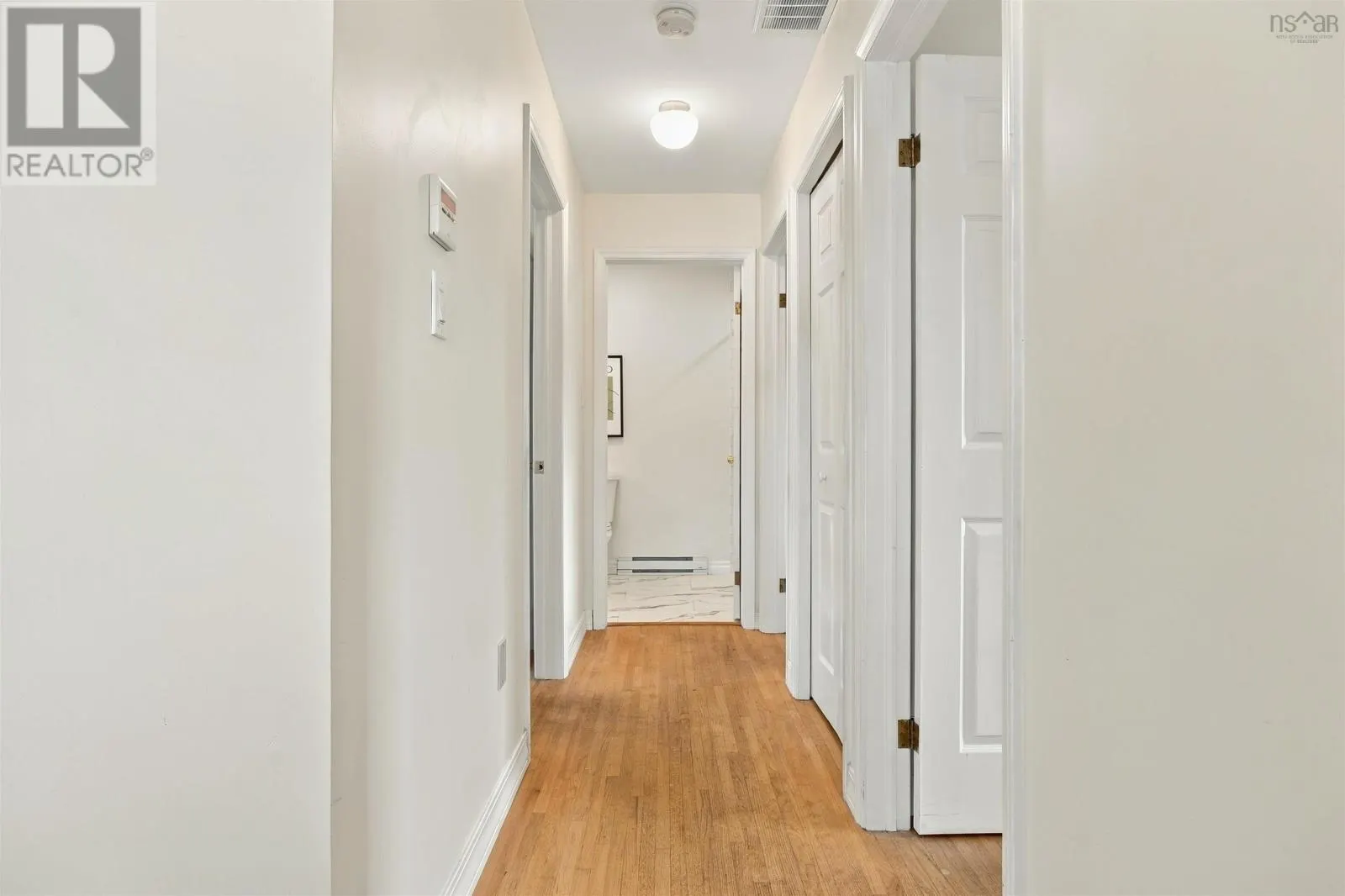 1 18 A Pioneer Avenue