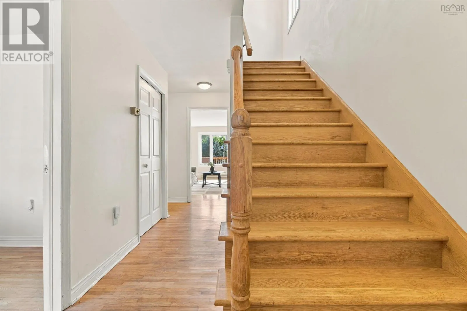 1 18 A Pioneer Avenue
