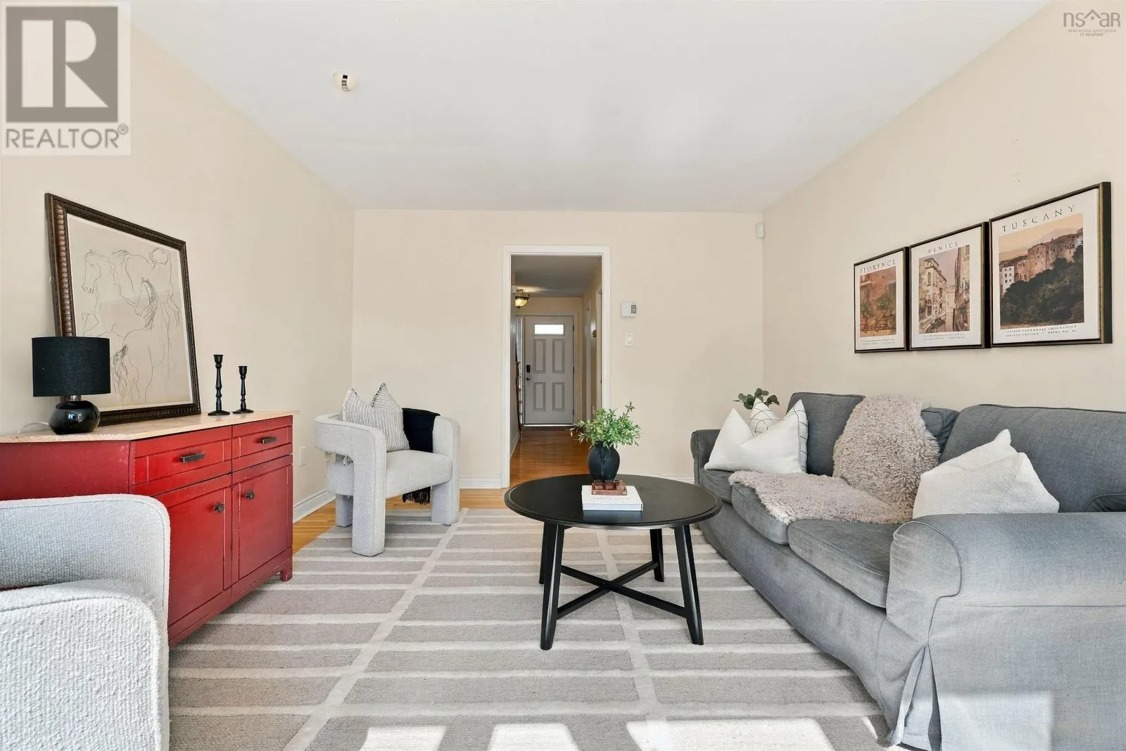 1 18 A Pioneer Avenue
