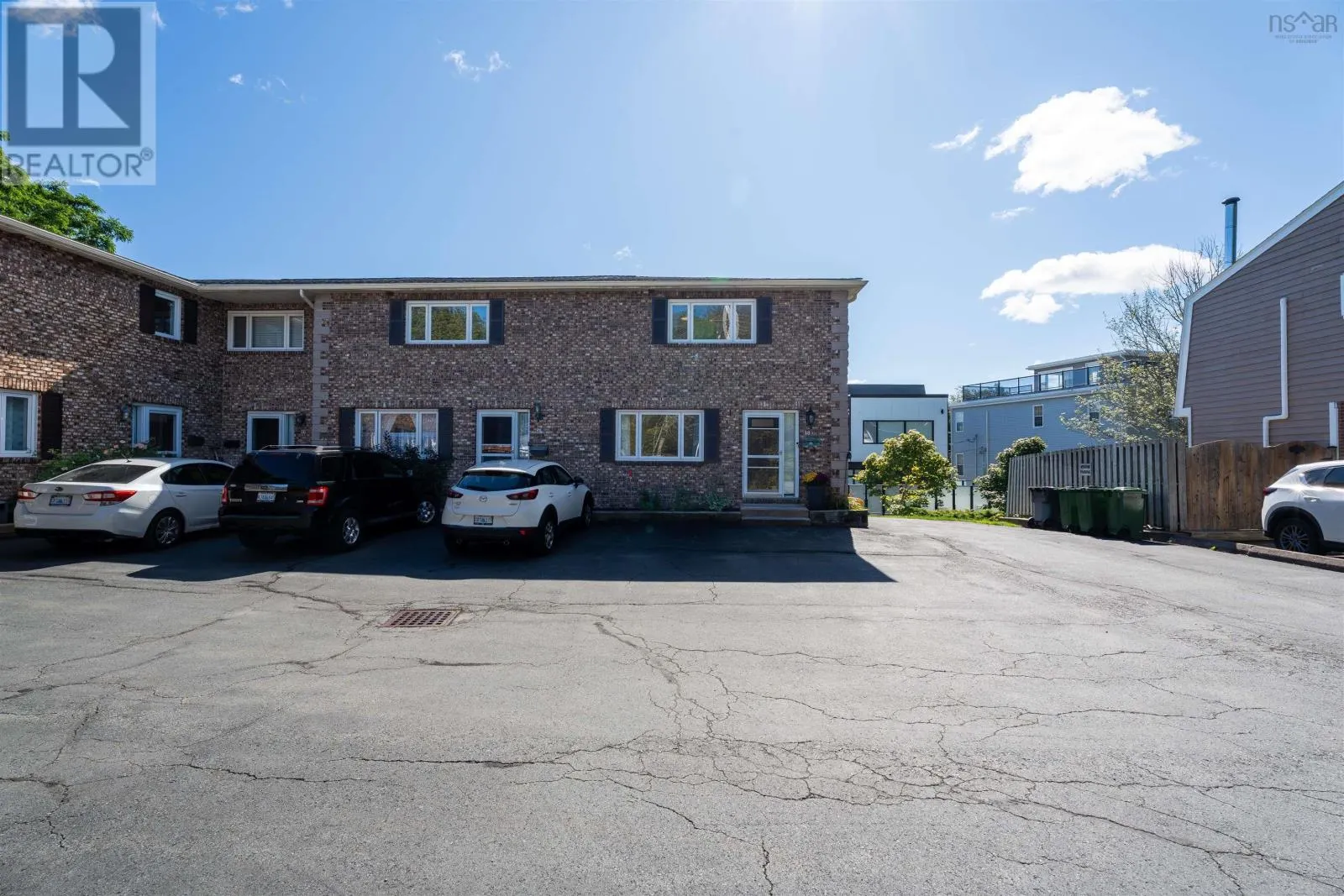 1 18 A Pioneer Avenue