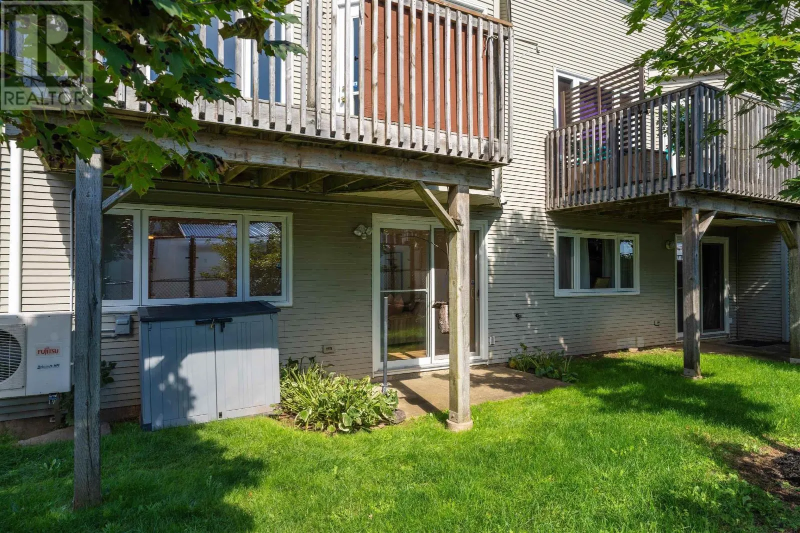 1 18 A Pioneer Avenue