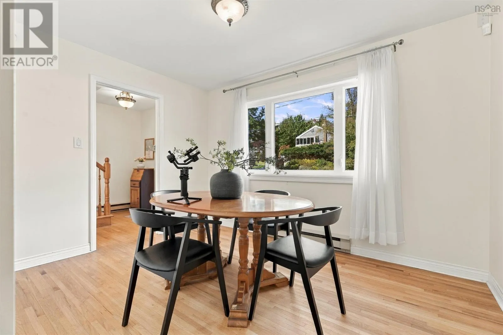 1 18 A Pioneer Avenue