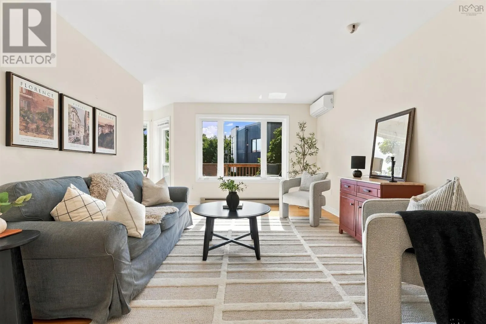1 18 A Pioneer Avenue