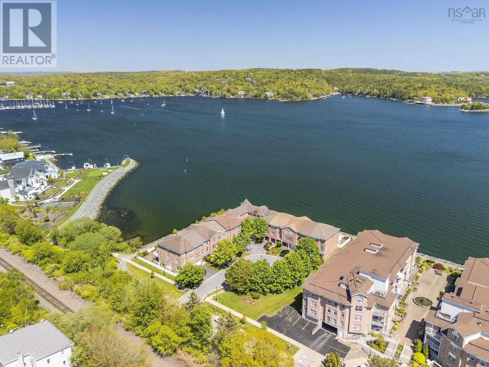 5 Arthur Lismer Court