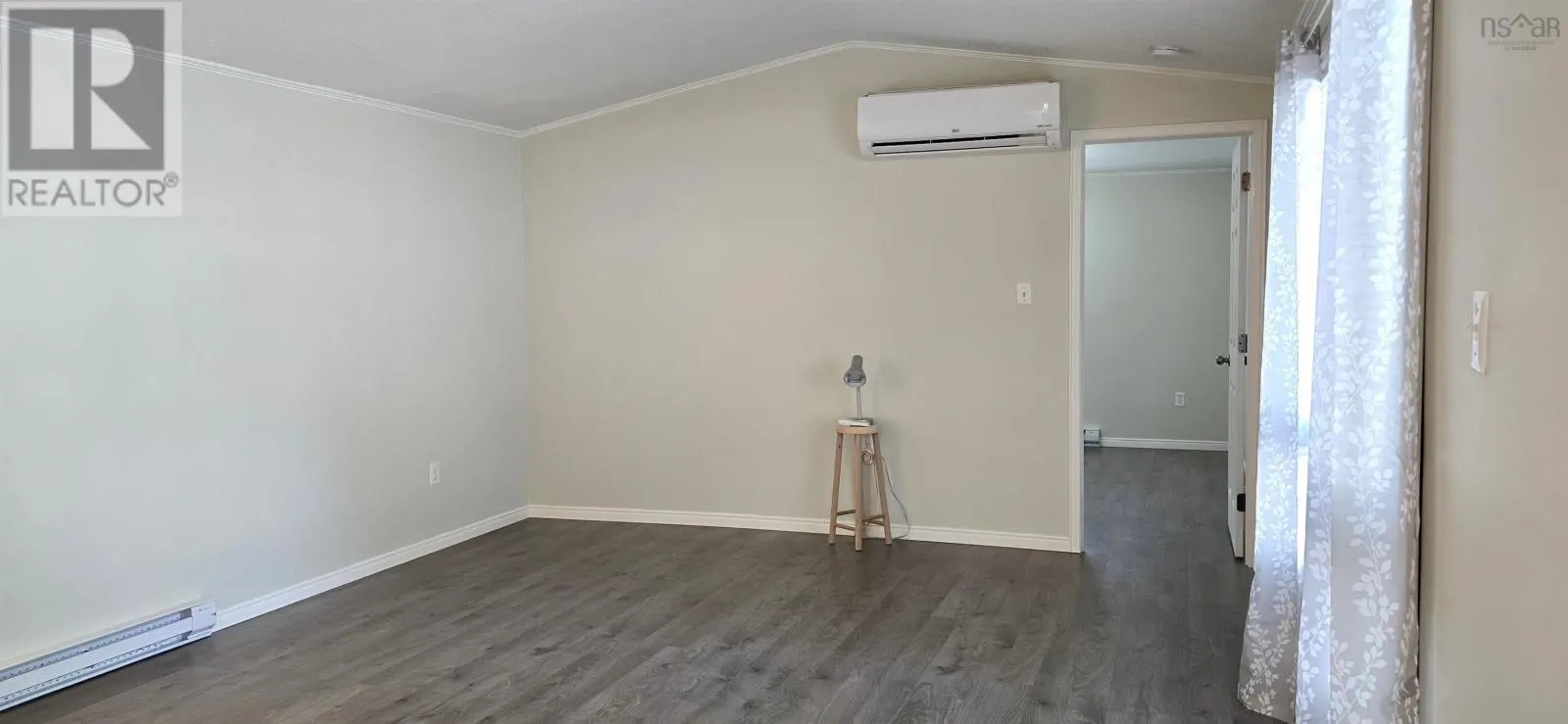 33 Spring Crescent