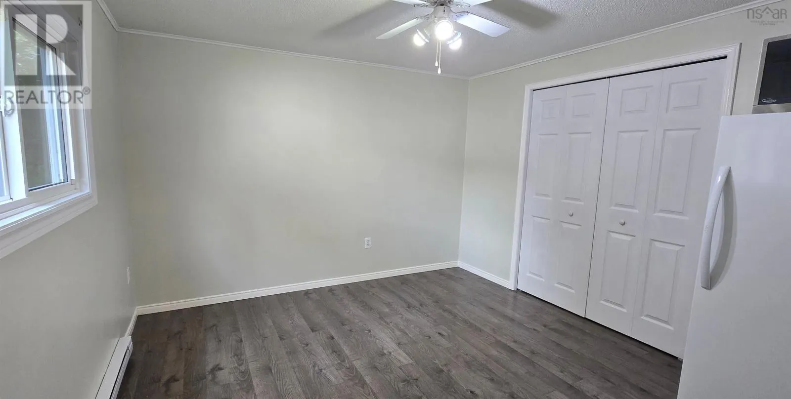 33 Spring Crescent