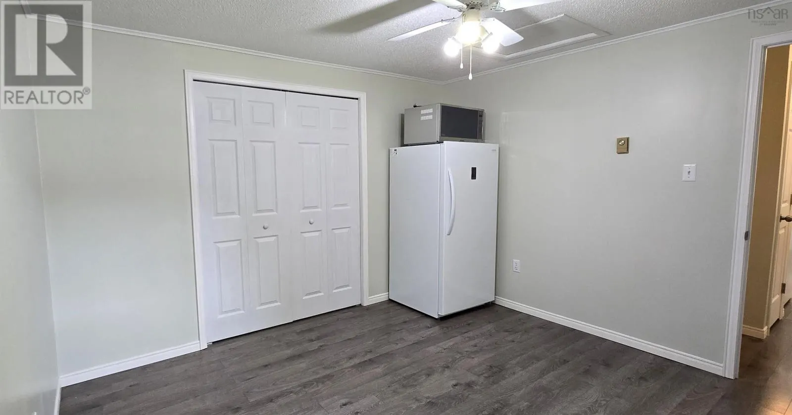 33 Spring Crescent