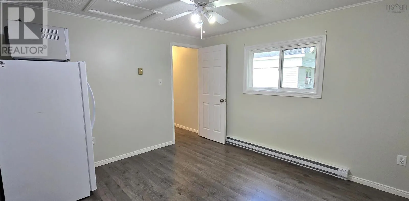 33 Spring Crescent