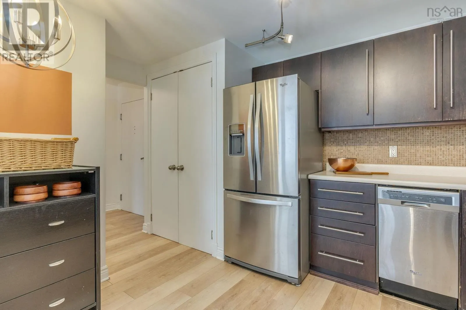 603 1454 Dresden Row