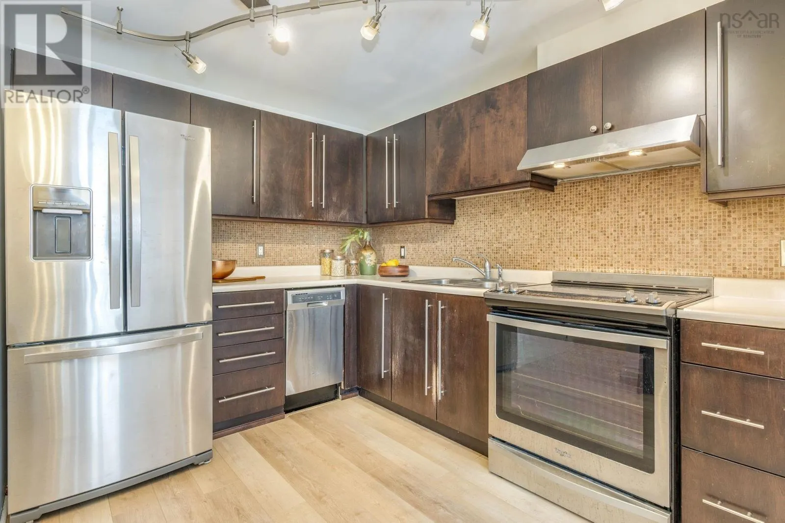 603 1454 Dresden Row