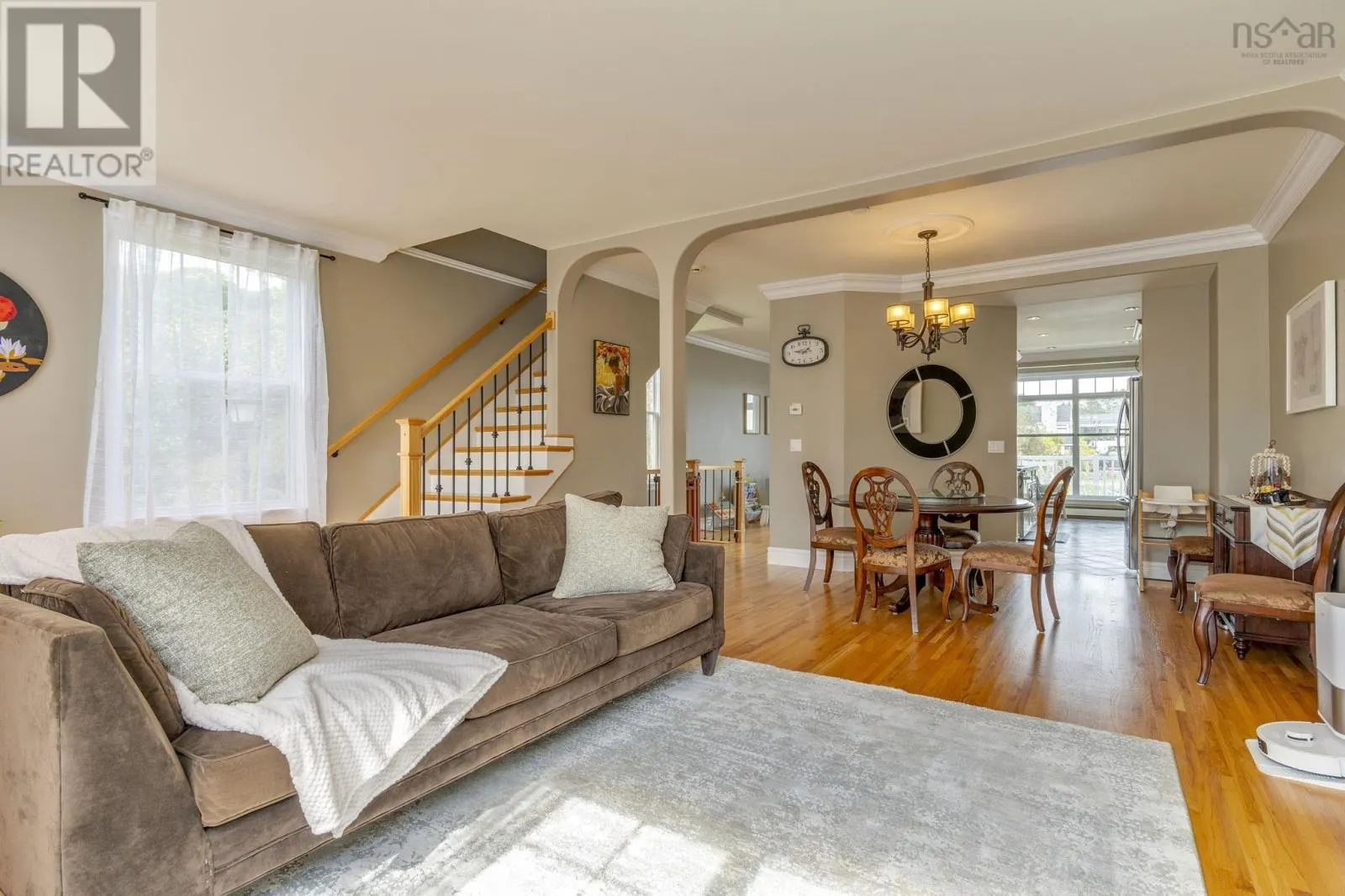 1 Arthur Lismer Court
