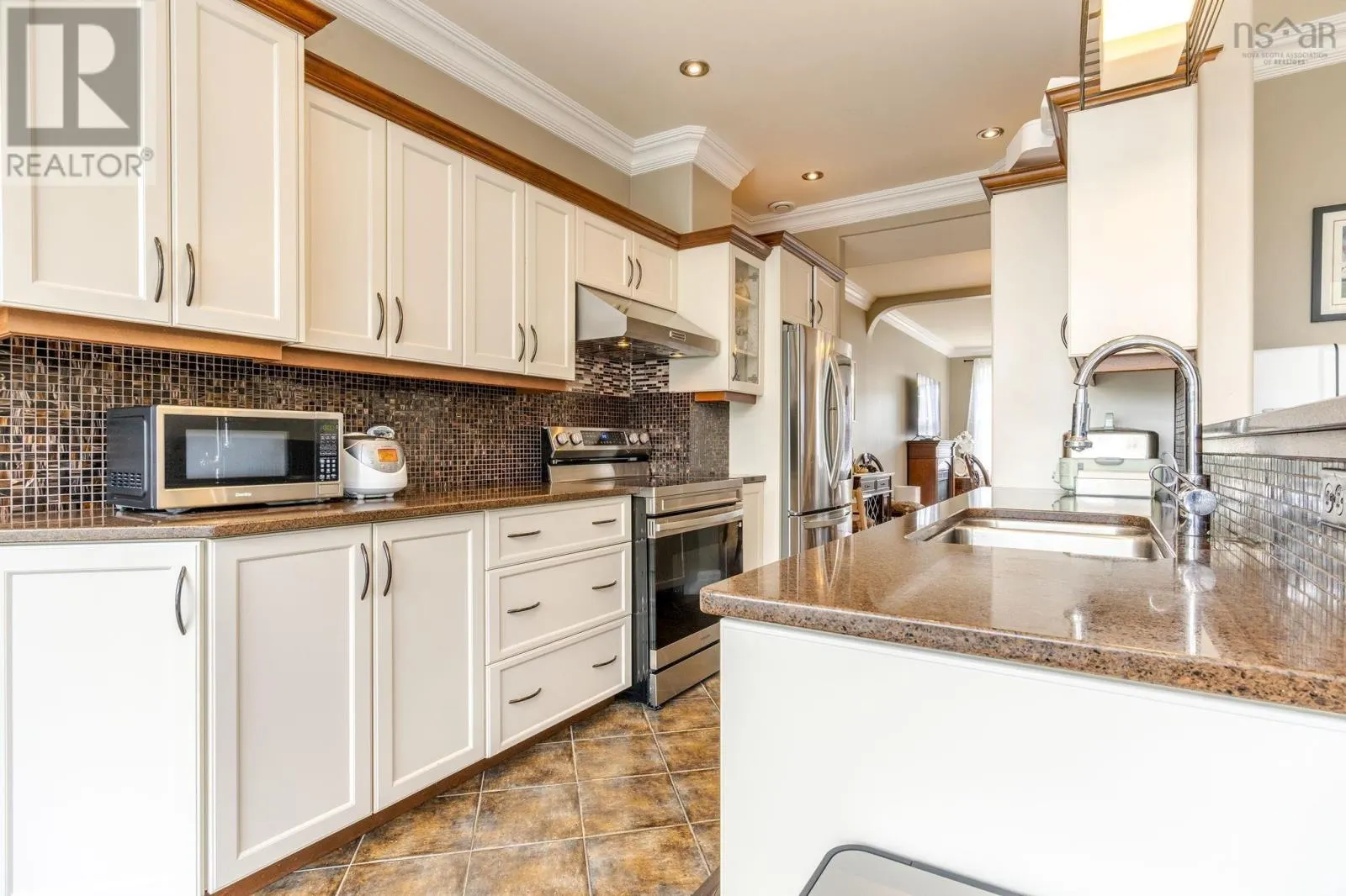 1 Arthur Lismer Court