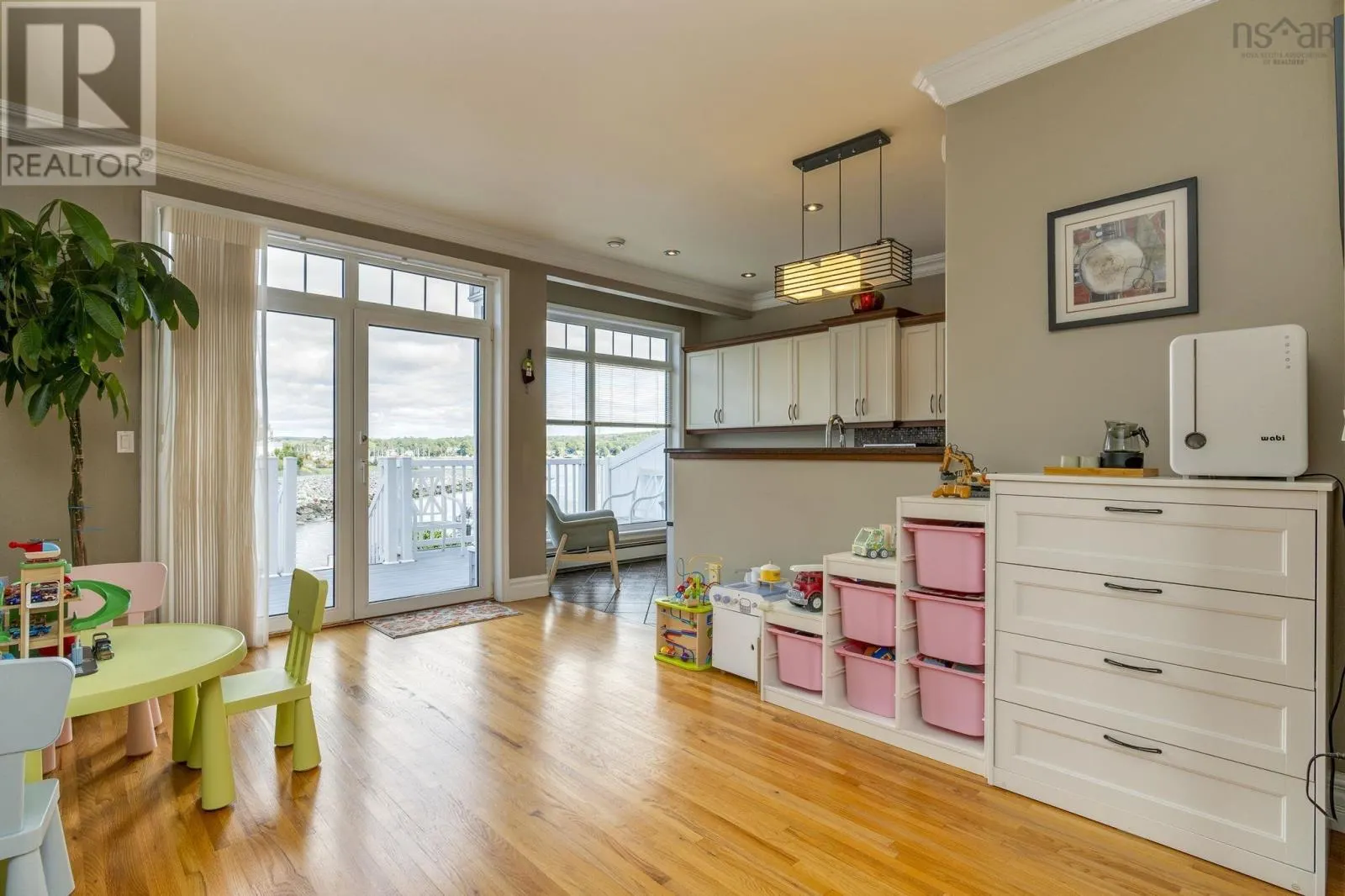 1 Arthur Lismer Court