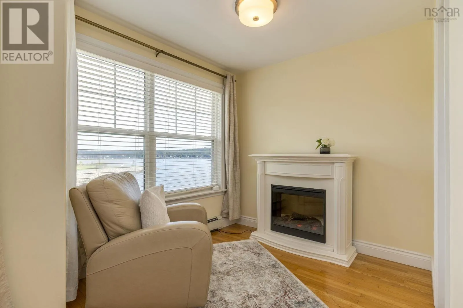 1 Arthur Lismer Court