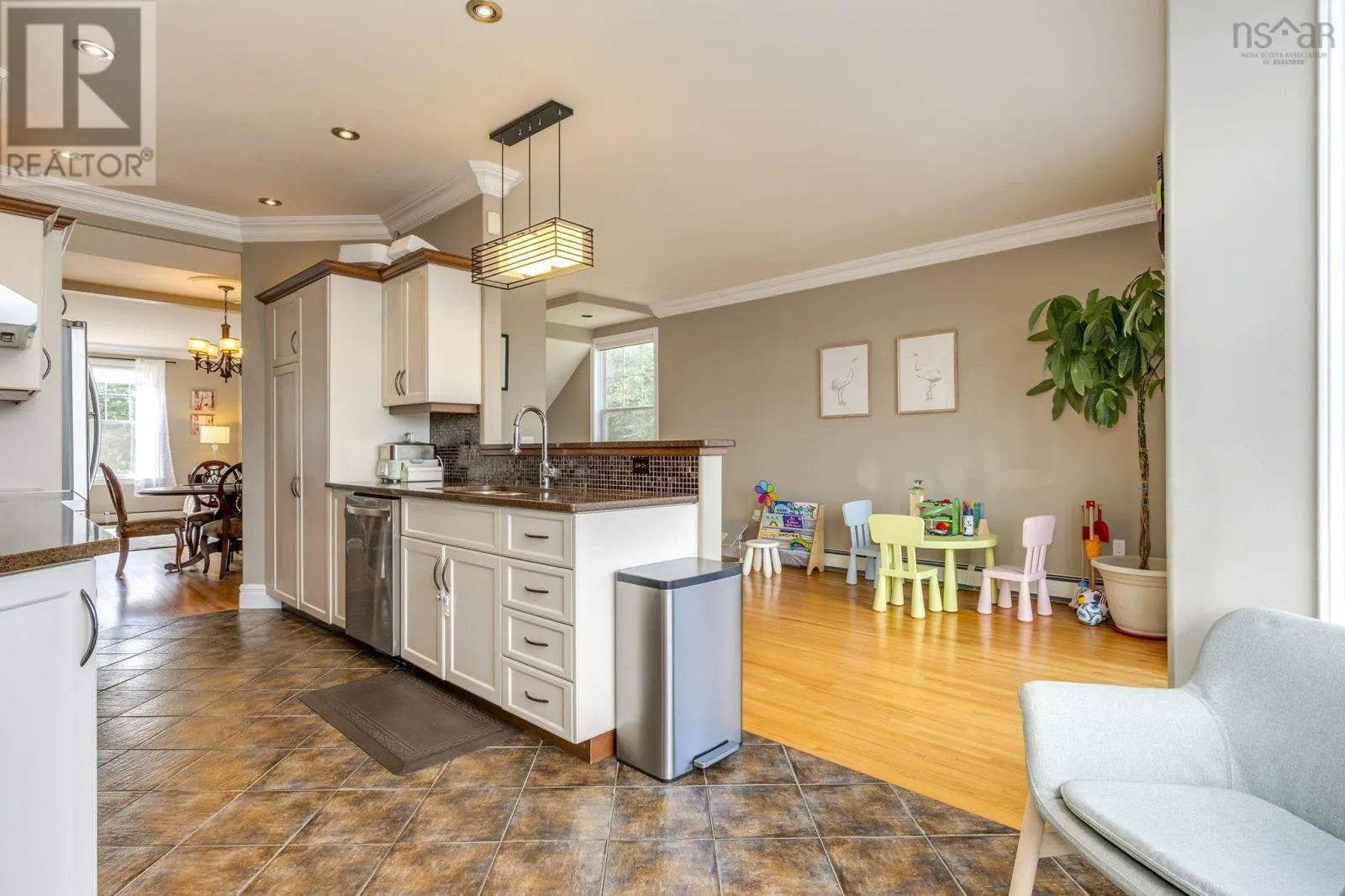 1 Arthur Lismer Court