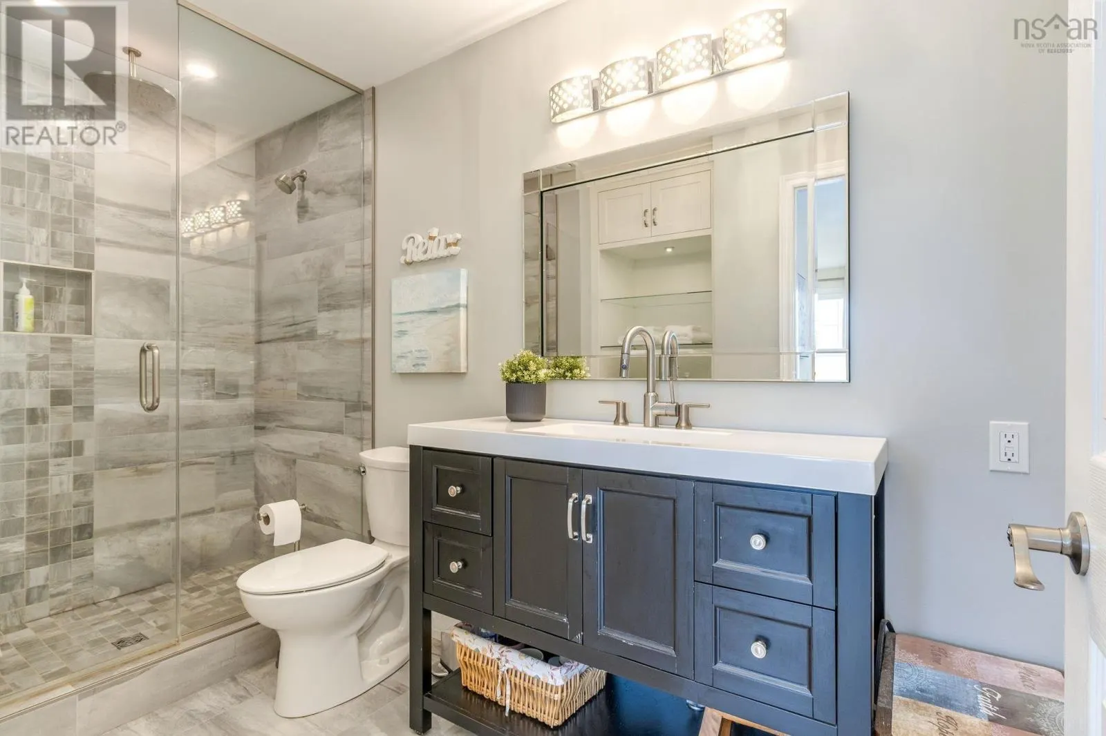 1 Arthur Lismer Court