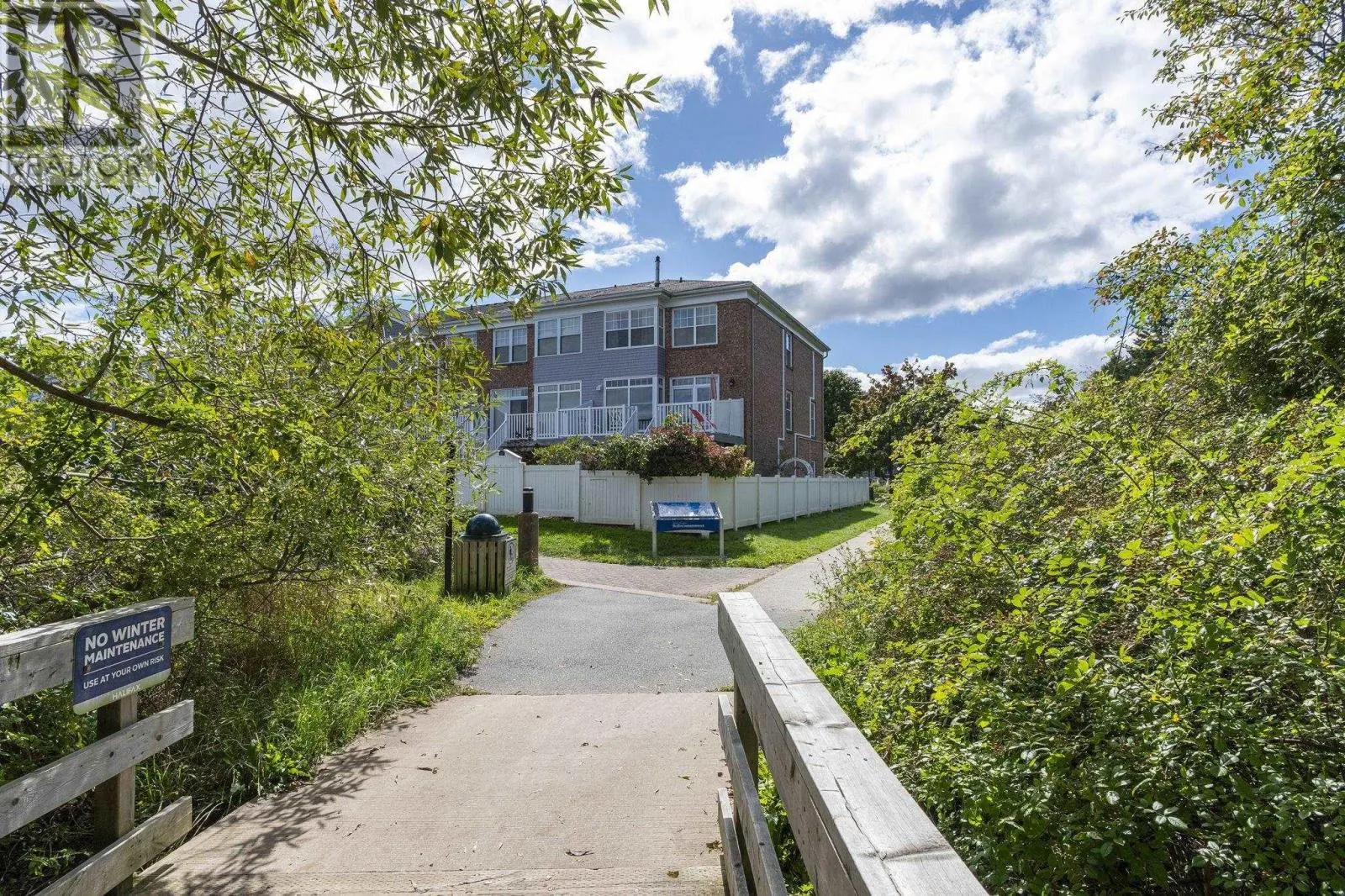 1 Arthur Lismer Court