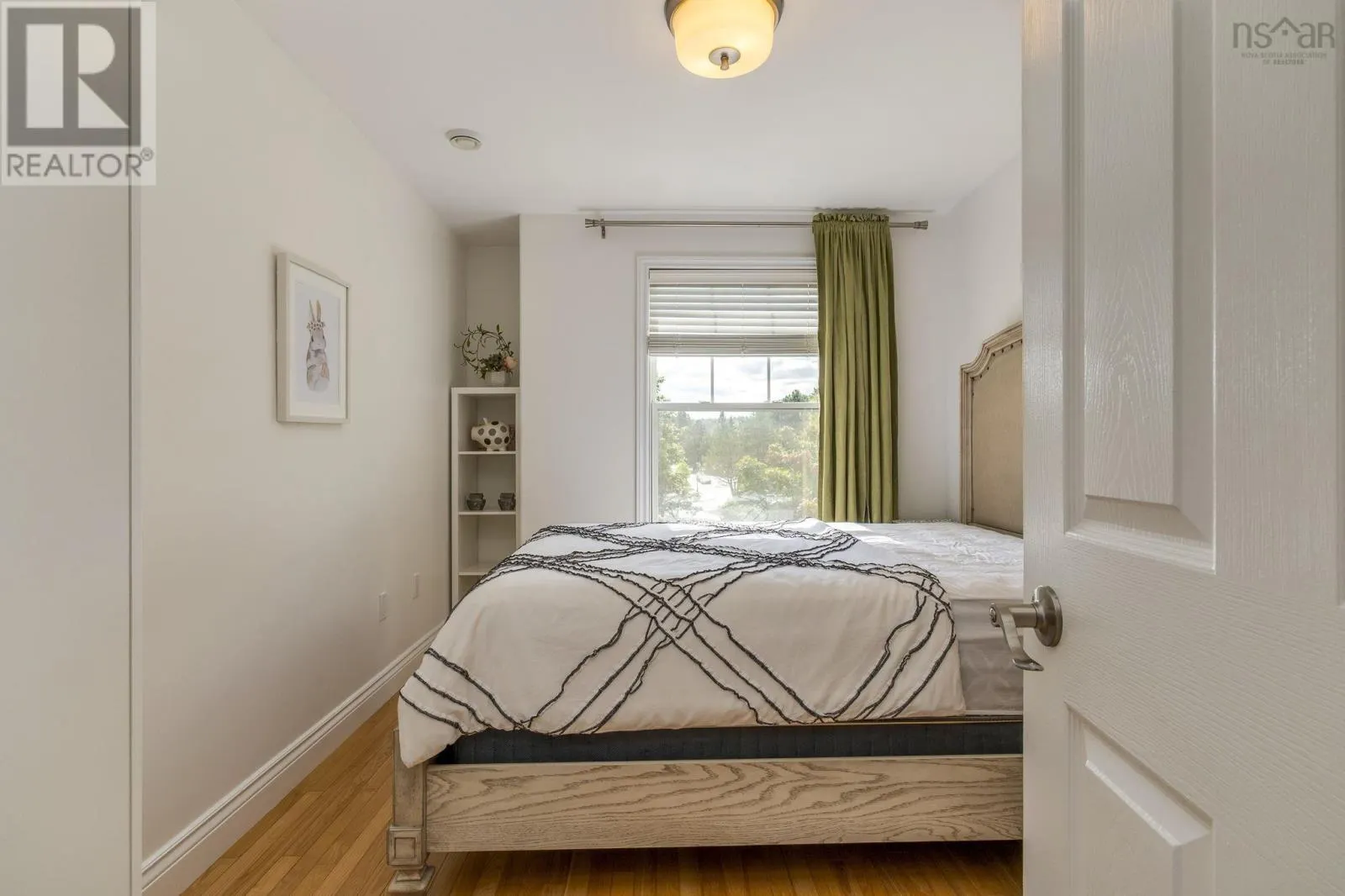 1 Arthur Lismer Court