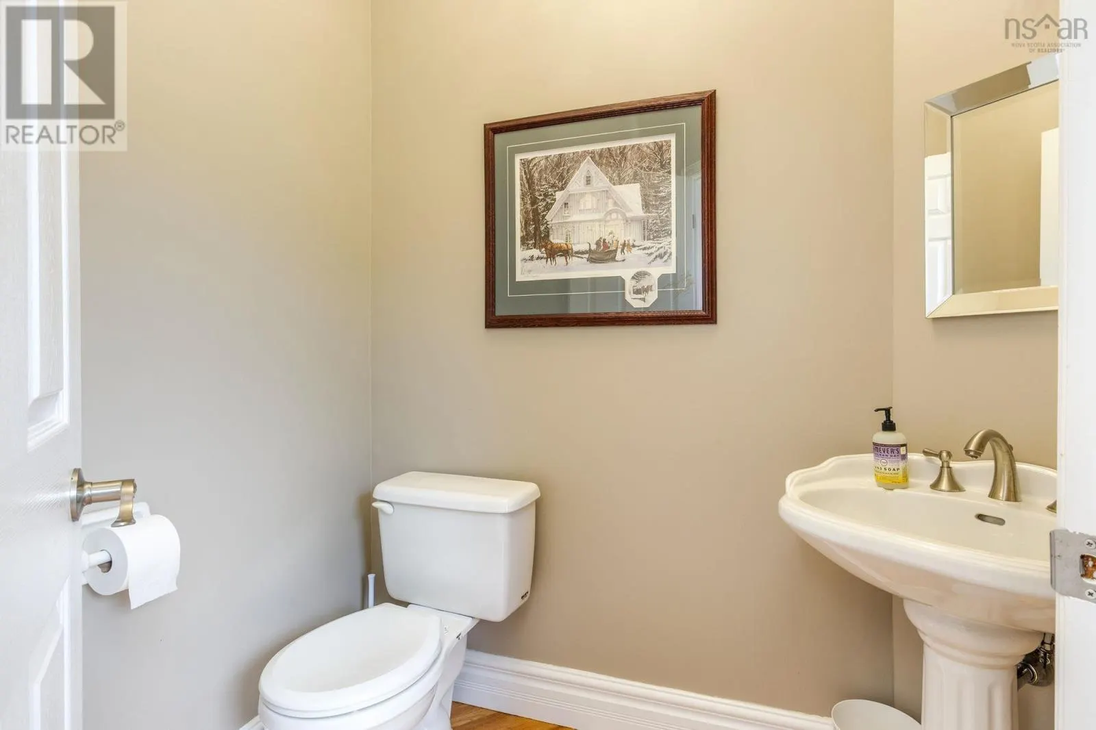 1 Arthur Lismer Court