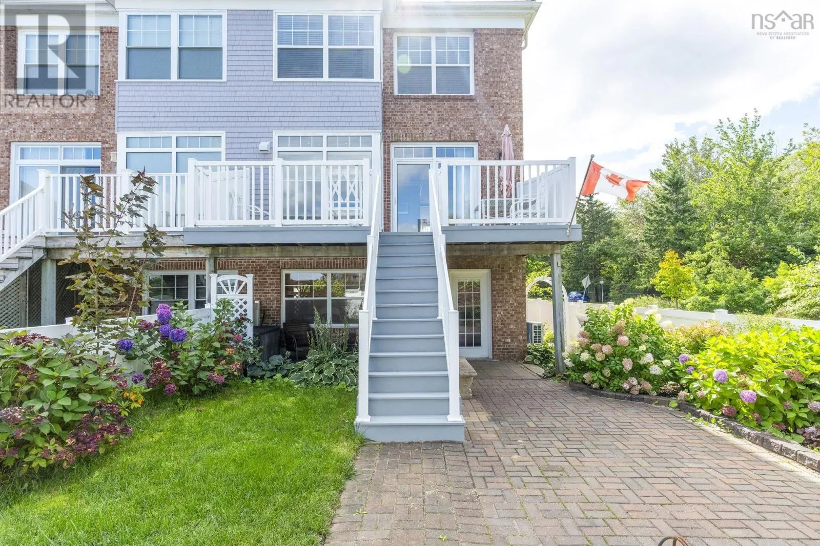 1 Arthur Lismer Court